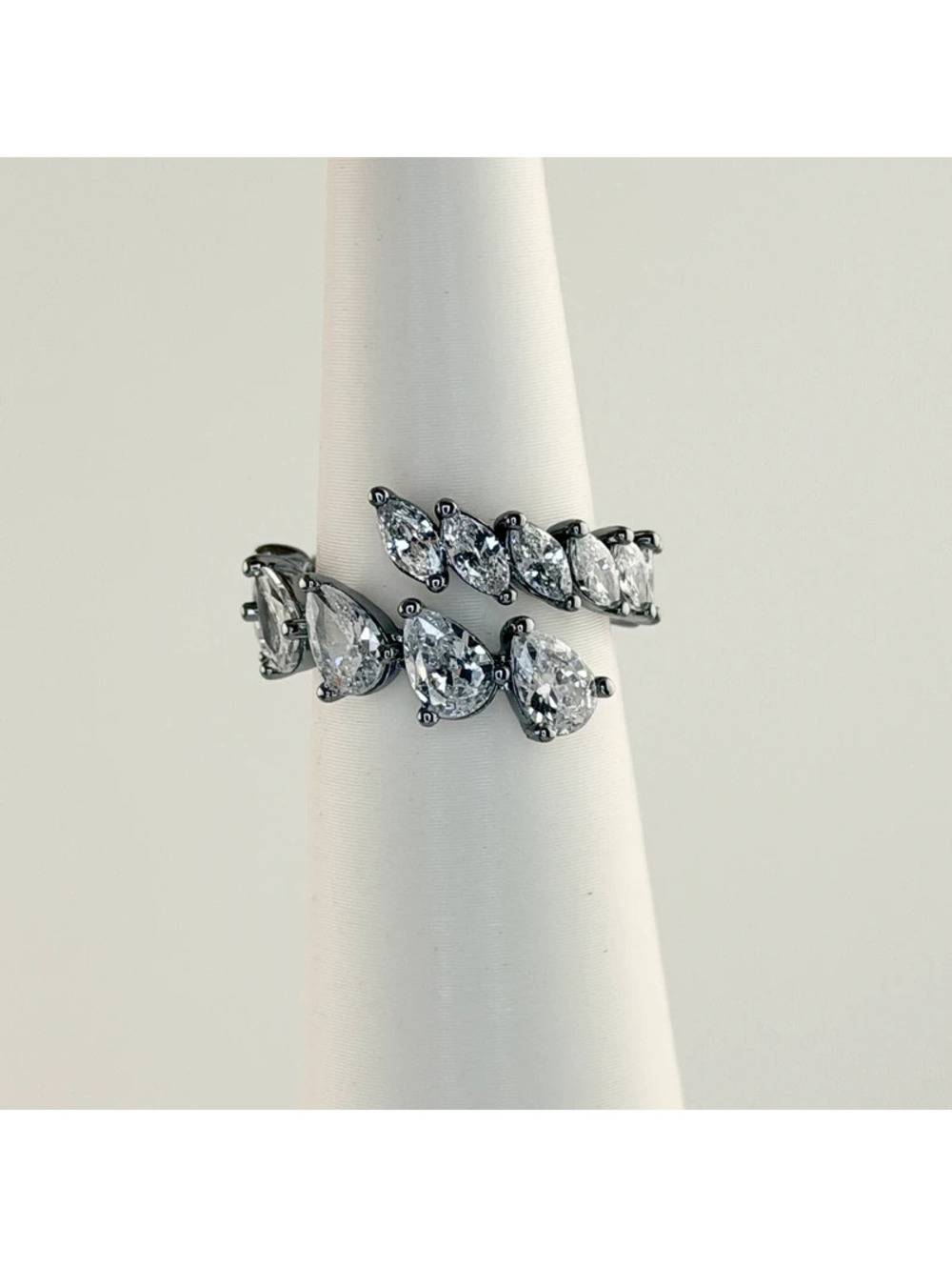 Bomb Party Sz 5 "A Swirling Moment" Clear Cz on Hematite RBP8358